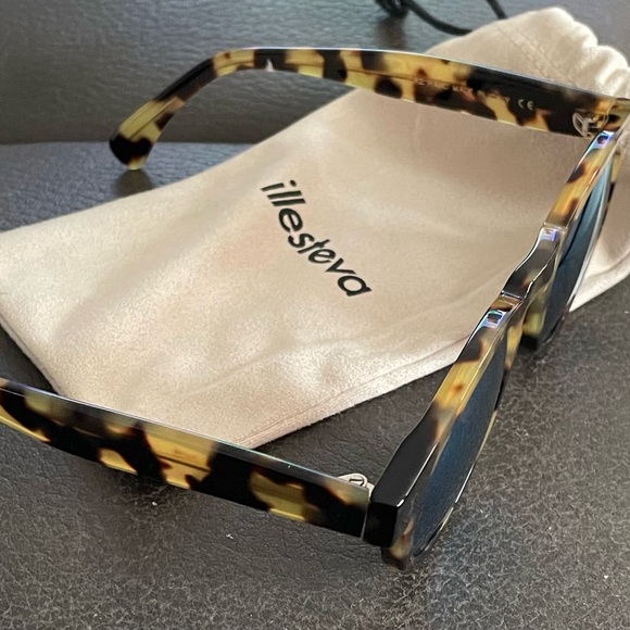 Illesteva Tortoise Frame Sunglasses with Blue Lenses - perfect condition! - Picture 2 of 4